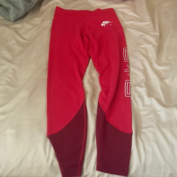 Nike workout leggings.They have never been worn. - Picture 2 of 4